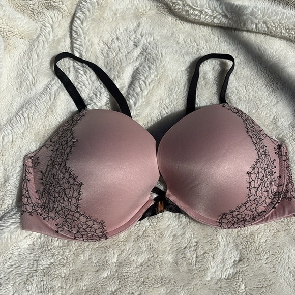 Victoria's Secret Bra Bundle 36D - Picture 2 of 13